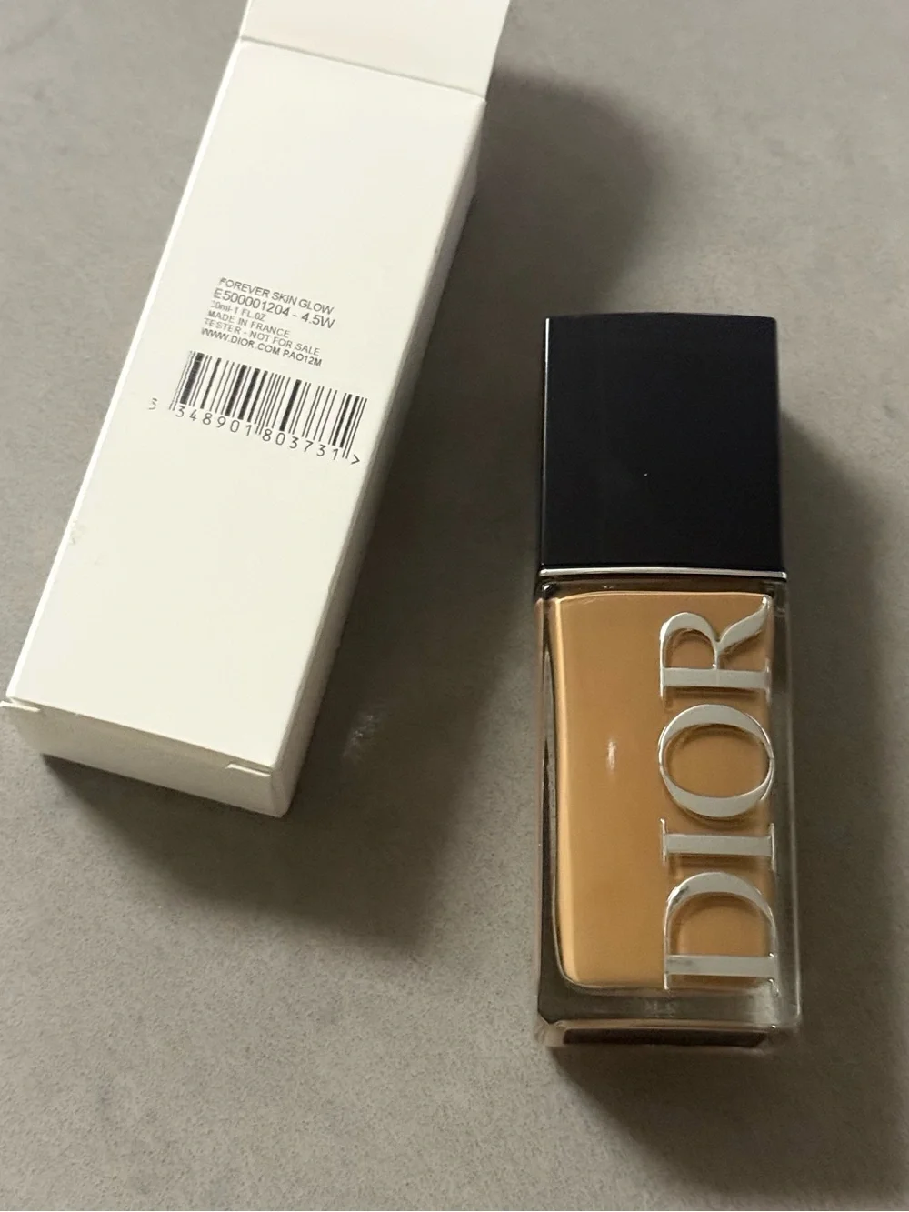 4.5W Dior Forever Skin Glow Foundation